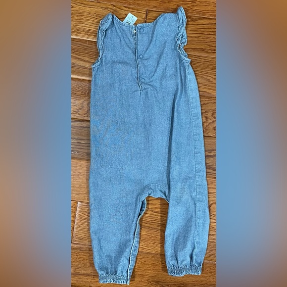 Carter’s One Piece Denim Jumpsuit with Floral Embroidered Bib 9 months - Picture 3 of 4